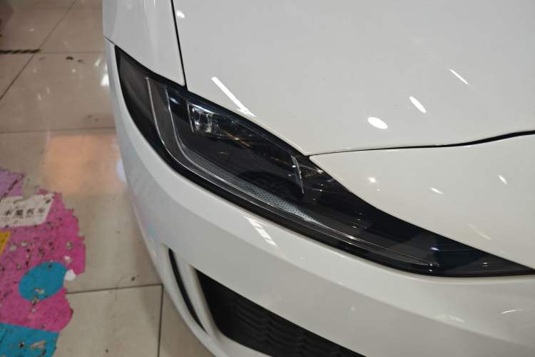 Used Jaguar XEL 2022 2.0T 250 PS R-DYNAMIC S Advanced Sport Edition Right Front Headlight