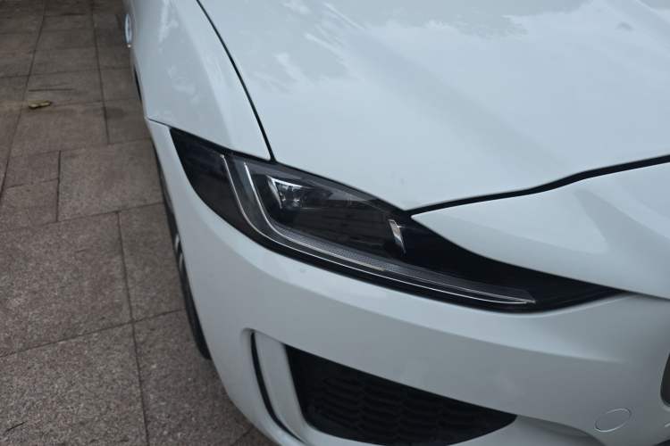 Used Jaguar XEL 2022 2.0T 250 PS R-DYNAMIC S Advanced Sport Edition Right Front Headlight