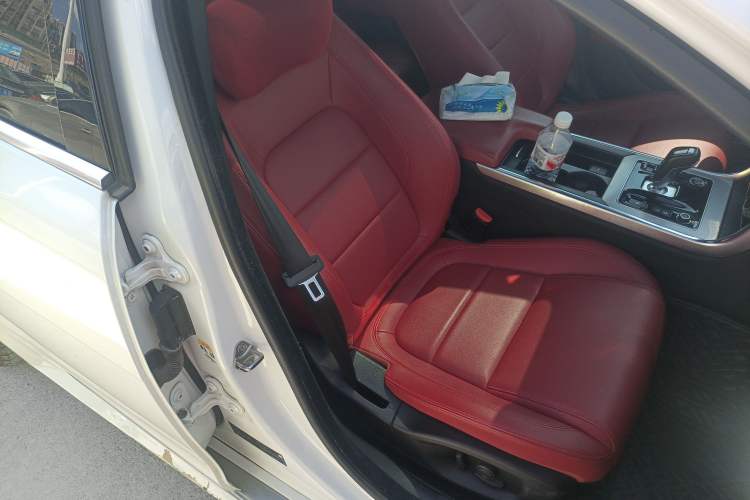 Used Jaguar XEL 2022 2.0T 250 PS R-DYNAMIC S Advanced Sport Edition Right Front Seat