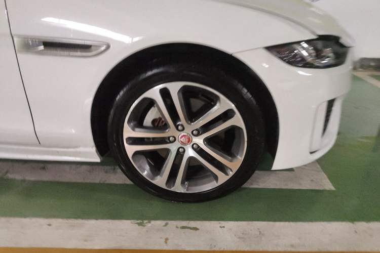 Used Jaguar XEL 2022 2.0T 250 PS R-DYNAMIC S Advanced Sport Edition Right Front Wheel Hub