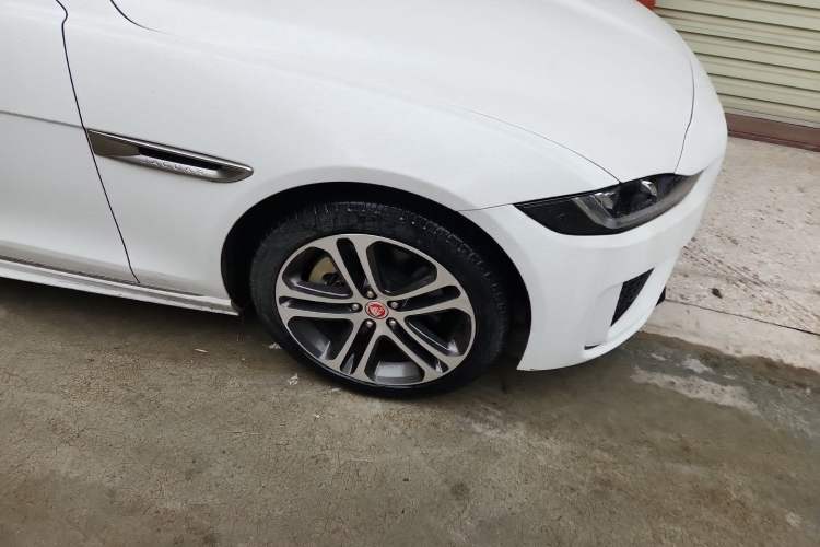 Used Jaguar XEL 2022 2.0T 250 PS R-DYNAMIC S Advanced Sport Edition Right Front Wheel Hub