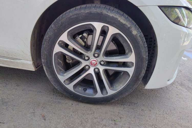 Used Jaguar XEL 2022 2.0T 250 PS R-DYNAMIC S Advanced Sport Edition Right Front Wheel Hub