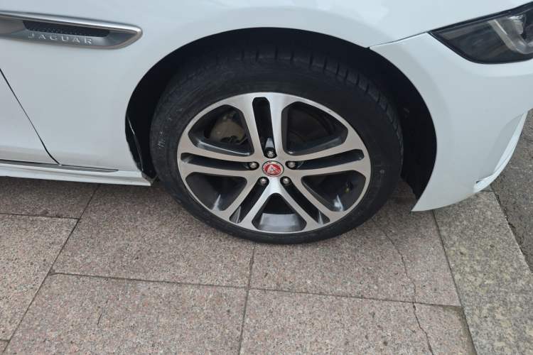 Used Jaguar XEL 2022 2.0T 250 PS R-DYNAMIC S Advanced Sport Edition Right Front Wheel Hub