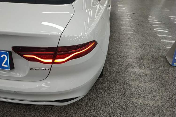 Used Jaguar XEL 2022 2.0T 250 PS R-DYNAMIC S Advanced Sport Edition Right Rear Taillight