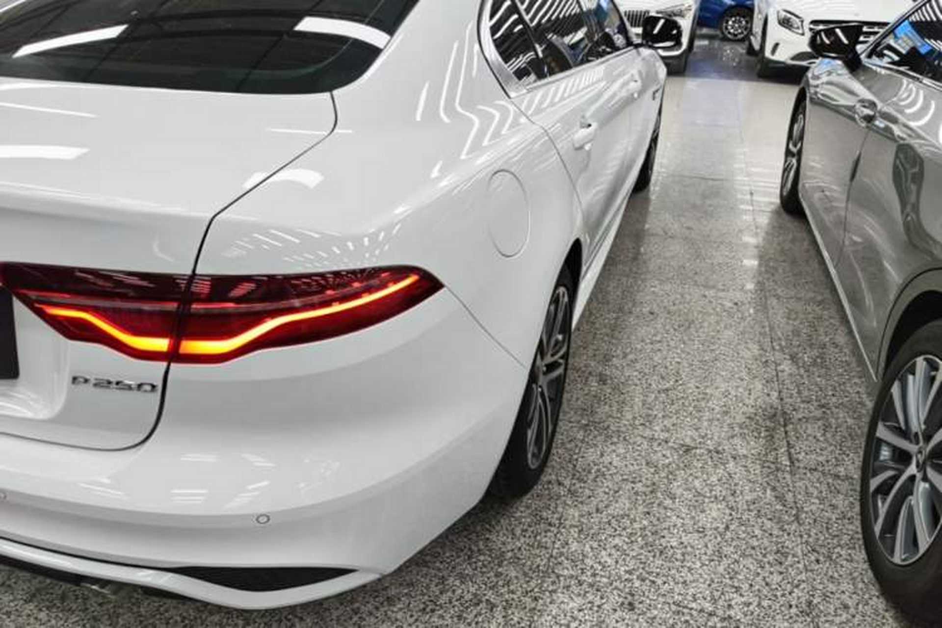 Used Jaguar XEL 2022 2.0T 250 PS R-DYNAMIC S Advanced Sport Edition Right Rear Taillight