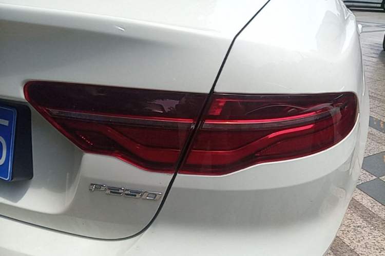Used Jaguar XEL 2022 2.0T 250 PS R-DYNAMIC S Advanced Sport Edition Right Rear Taillight