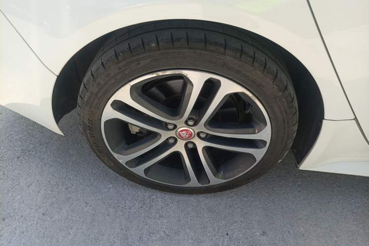 Used Jaguar XEL 2022 2.0T 250 PS R-DYNAMIC S Advanced Sport Edition Right Rear Wheel Hub