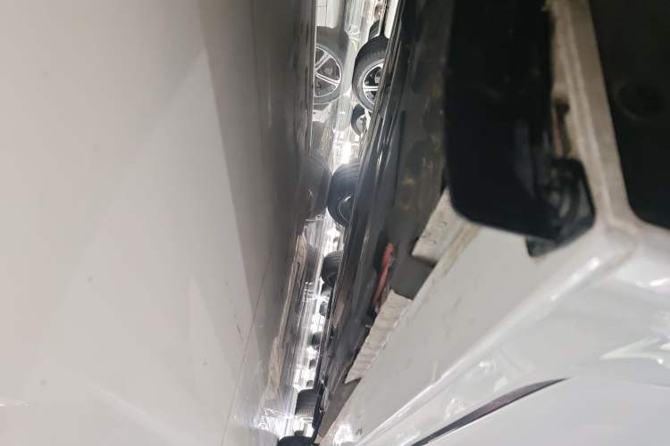 Used Jaguar XEL 2022 2.0T 250 PS R-DYNAMIC S Advanced Sport Edition Right Side Sill