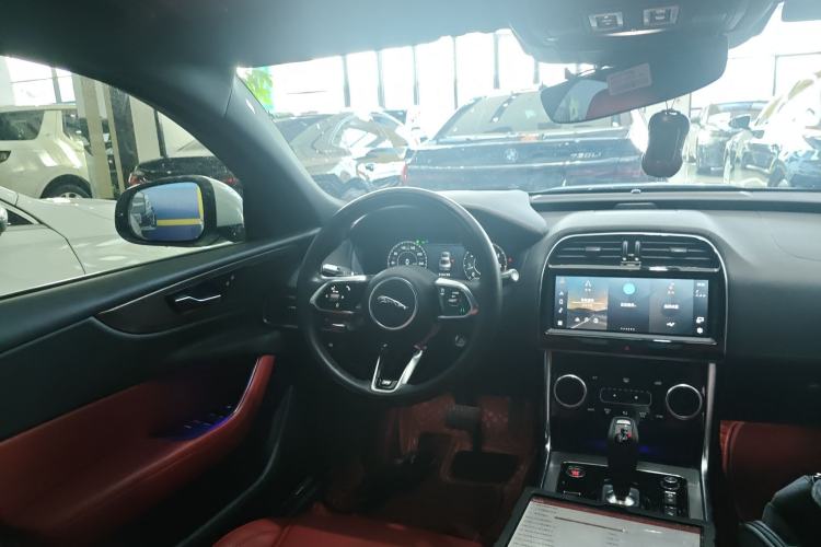 Used Jaguar XEL 2022 2.0T 250 PS R-DYNAMIC S Advanced Sport Edition Steering Wheel