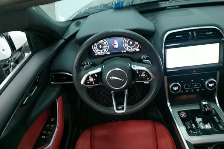 Used Jaguar XEL 2022 2.0T 250 PS R-DYNAMIC S Advanced Sport Edition Steering Wheel