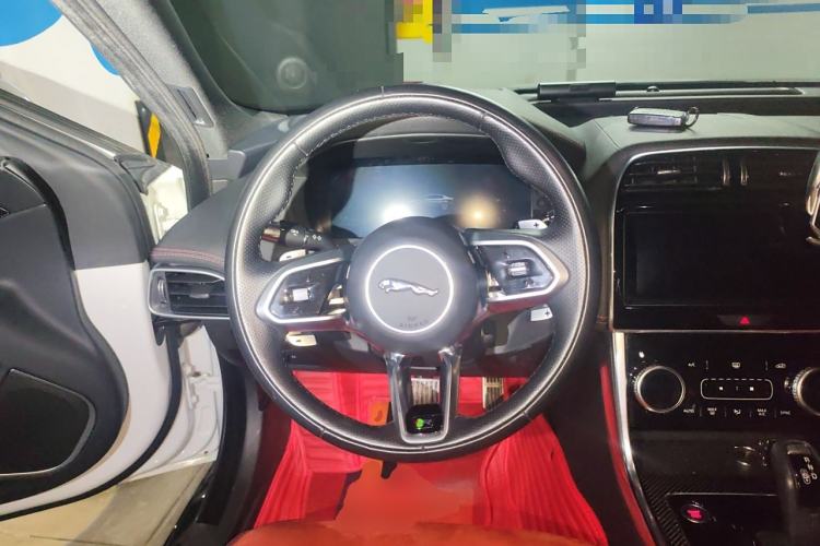 Used Jaguar XEL 2022 2.0T 250 PS R-DYNAMIC S Advanced Sport Edition Steering Wheel