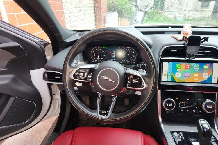 Used Jaguar XEL 2022 2.0T 250 PS R-DYNAMIC S Advanced Sport Edition Steering Wheel