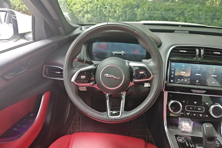 Used Jaguar XEL 2022 2.0T 250 PS R-DYNAMIC S Advanced Sport Edition Steering Wheel
