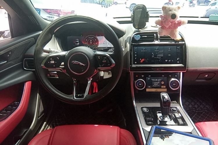 Used Jaguar XEL 2022 2.0T 250 PS R-DYNAMIC S Advanced Sport Edition Steering Wheel
