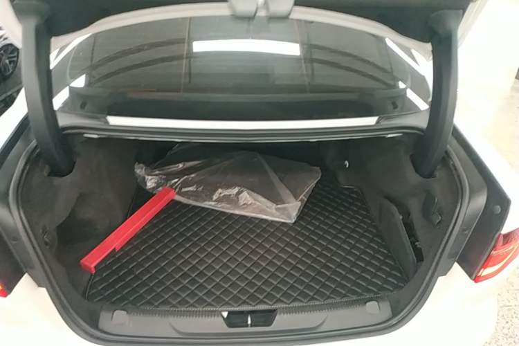 Used Jaguar XEL 2022 2.0T 250 PS R-DYNAMIC S Advanced Sport Edition Trunk