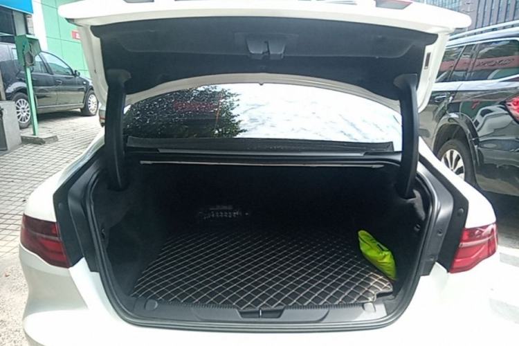 Used Jaguar XEL 2022 2.0T 250 PS R-DYNAMIC S Advanced Sport Edition Trunk