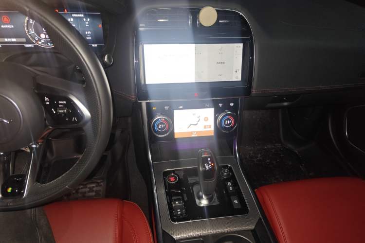 Used Jaguar XEL 2023 2.0T 250 PS R-DYNAMIC S Advanced Sport Edition Audio And AC Panel