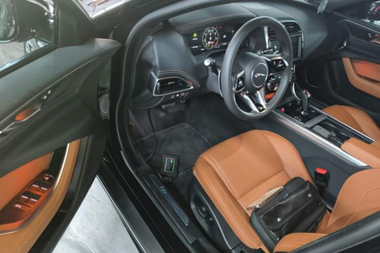 Used Jaguar XEL 2023 2.0T 250 PS R-DYNAMIC S Advanced Sport Edition Driver Seat