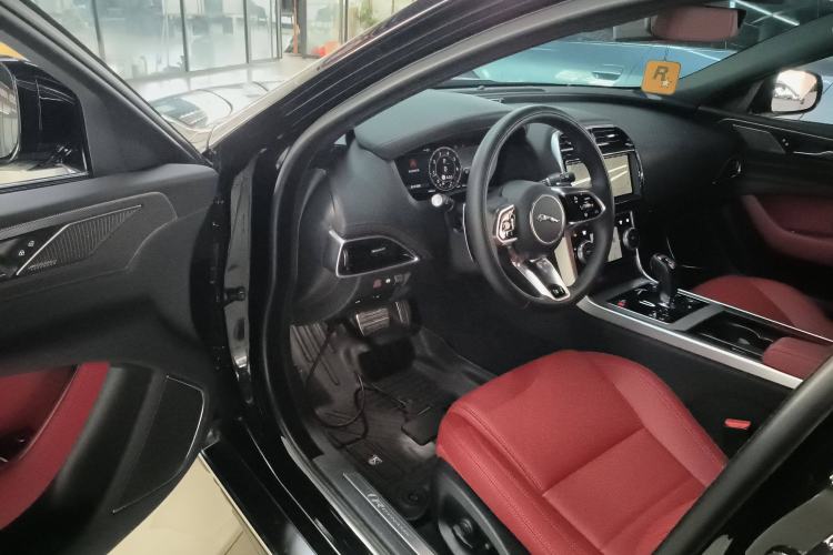 Used Jaguar XEL 2023 2.0T 250 PS R-DYNAMIC S Advanced Sport Edition Driver Seat