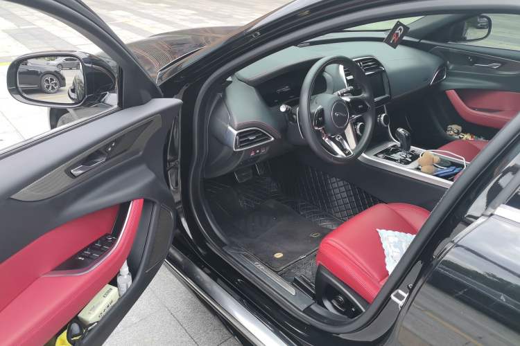 Used Jaguar XEL 2023 2.0T 250 PS R-DYNAMIC S Advanced Sport Edition Driver Seat