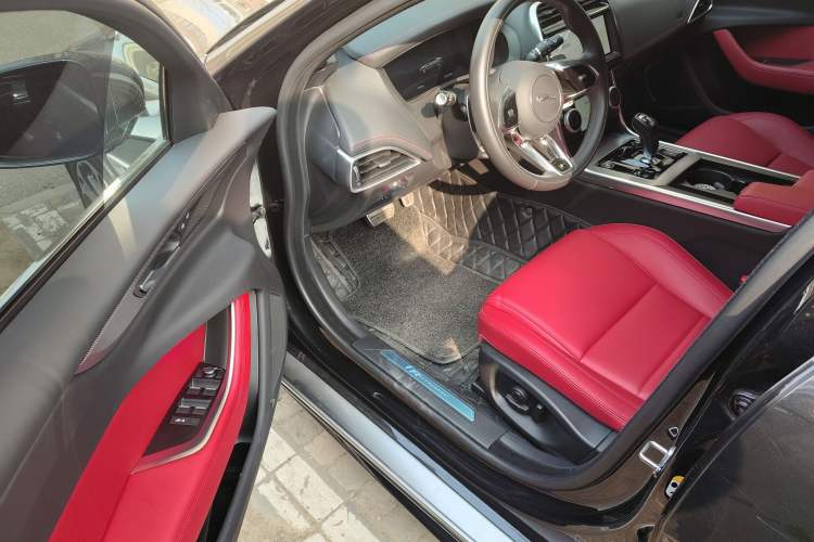 Used Jaguar XEL 2023 2.0T 250 PS R-DYNAMIC S Advanced Sport Edition Driver Seat