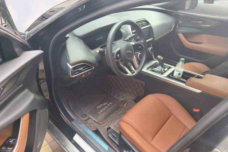 Used Jaguar XEL 2023 2.0T 250 PS R-DYNAMIC S Advanced Sport Edition Driver Seat
