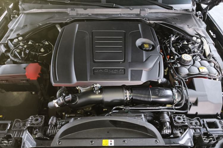 Used Jaguar XEL 2023 2.0T 250 PS R-DYNAMIC S Advanced Sport Edition Engine Bay