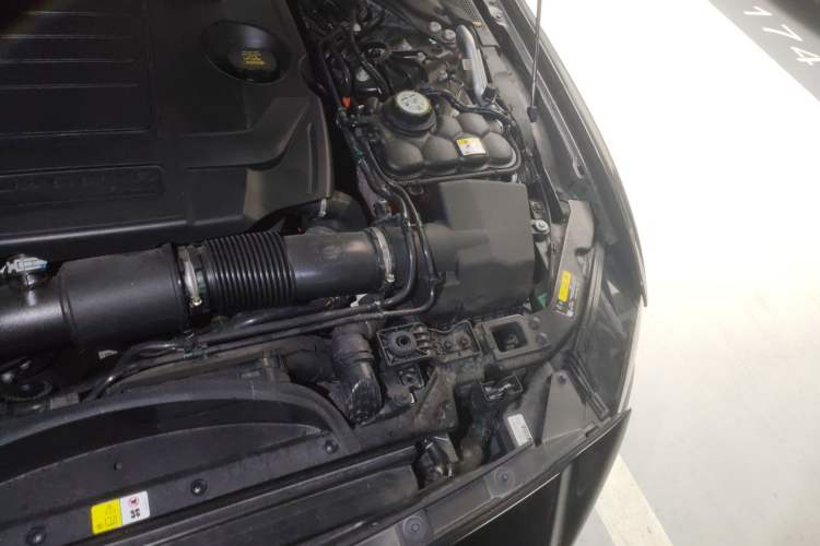 Used Jaguar XEL 2023 2.0T 250 PS R-DYNAMIC S Advanced Sport Edition Engine Bay Left