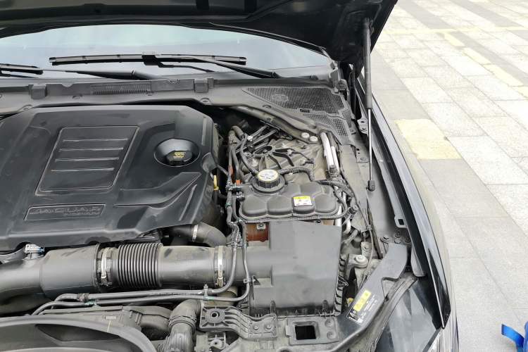 Used Jaguar XEL 2023 2.0T 250 PS R-DYNAMIC S Advanced Sport Edition Engine Bay Left