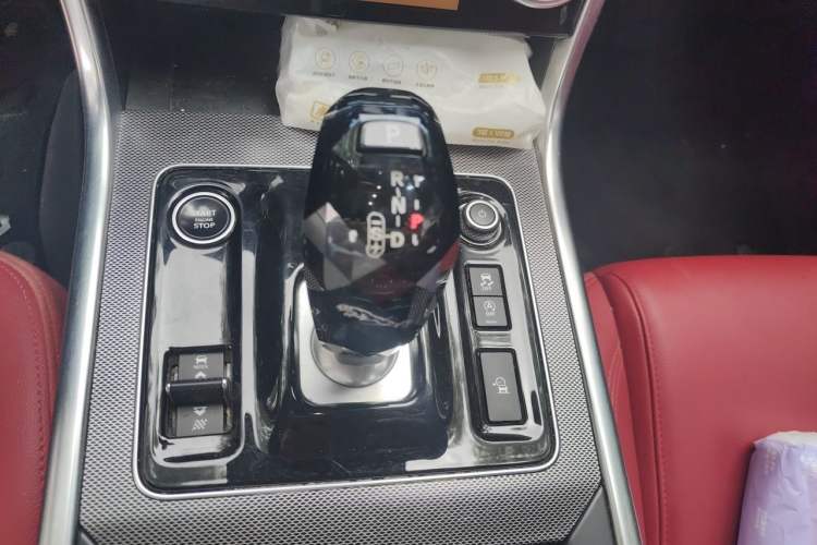 Used Jaguar XEL 2023 2.0T 250 PS R-DYNAMIC S Advanced Sport Edition Gear Lever