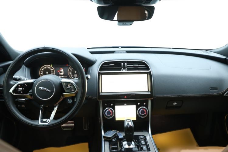 Used Jaguar XEL 2023 2.0T 250 PS R-DYNAMIC S Advanced Sport Edition Interior 1