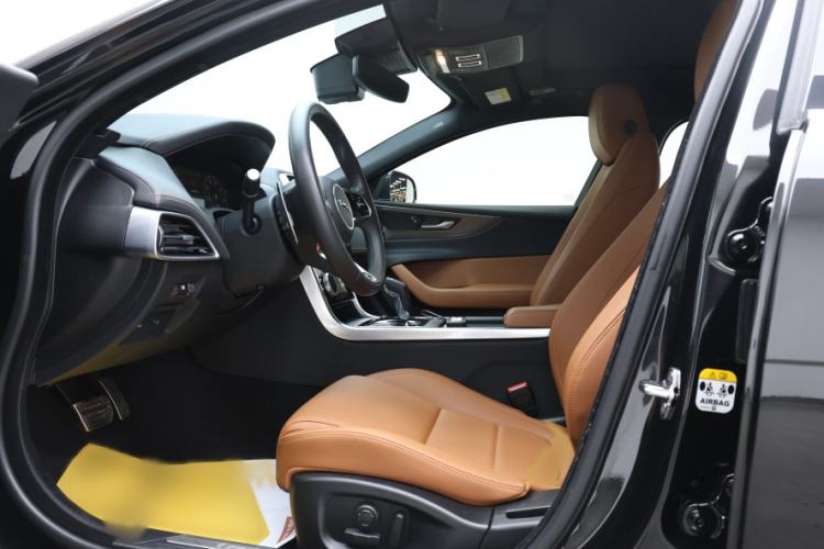 Used Jaguar XEL 2023 2.0T 250 PS R-DYNAMIC S Advanced Sport Edition Interior 4