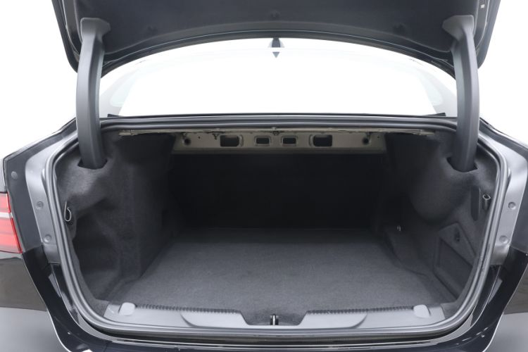 Used Jaguar XEL 2023 2.0T 250 PS R-DYNAMIC S Advanced Sport Edition Interior 6
