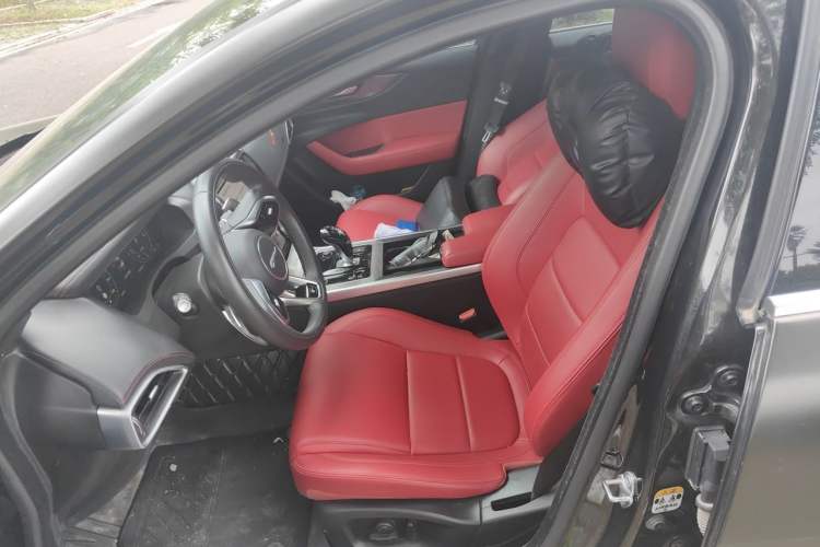 Used Jaguar XEL 2023 2.0T 250 PS R-DYNAMIC S Advanced Sport Edition Left Front Seat