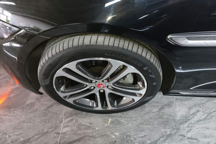 Used Jaguar XEL 2023 2.0T 250 PS R-DYNAMIC S Advanced Sport Edition Left Front Wheel Hub