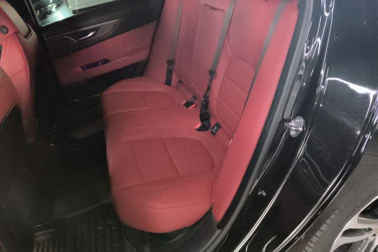 Used Jaguar XEL 2023 2.0T 250 PS R-DYNAMIC S Advanced Sport Edition Left Rear Seat