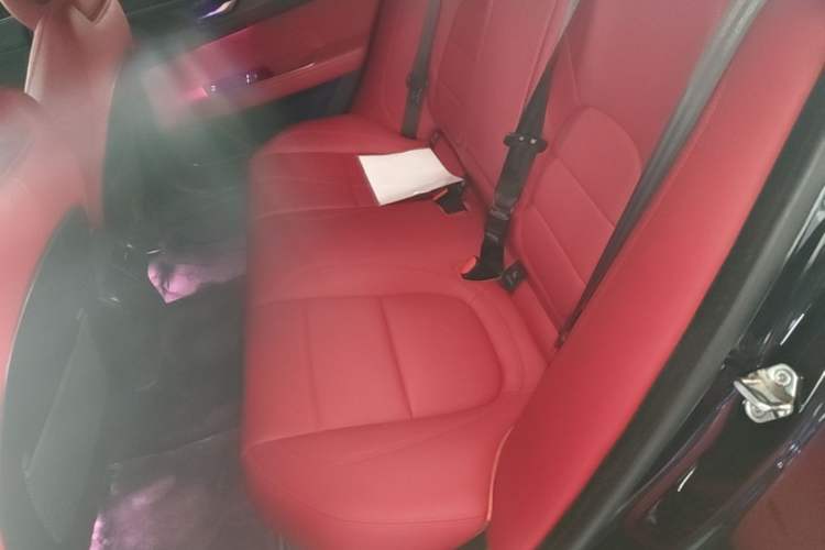 Used Jaguar XEL 2023 2.0T 250 PS R-DYNAMIC S Advanced Sport Edition Left Rear Seat