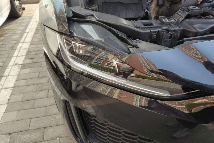 Used Jaguar XEL 2023 2.0T 250 PS R-DYNAMIC S Advanced Sport Edition Right Front Headlight