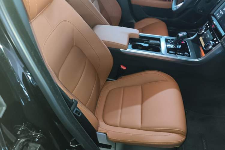Used Jaguar XEL 2023 2.0T 250 PS R-DYNAMIC S Advanced Sport Edition Right Front Seat