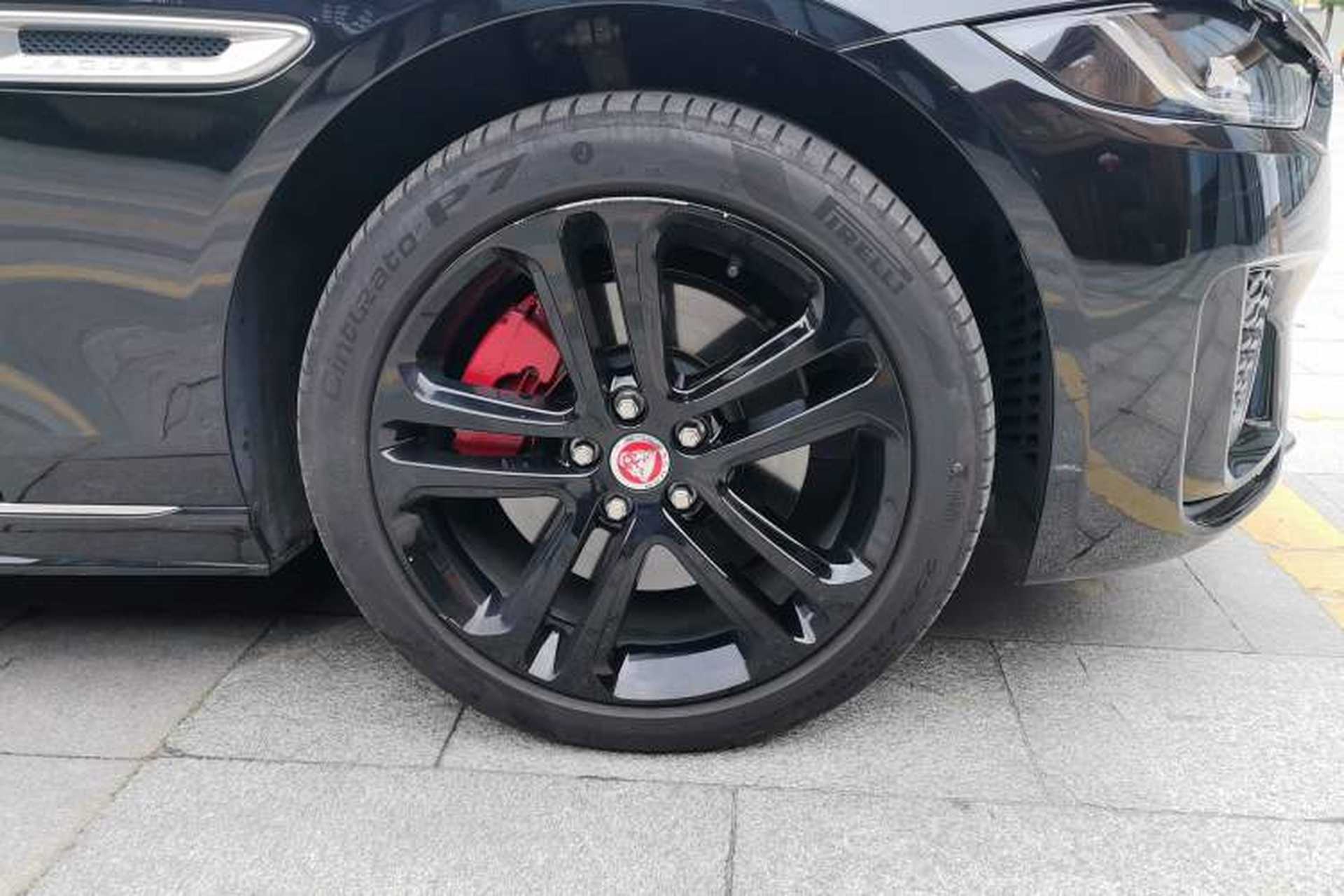 Used Jaguar XEL 2023 2.0T 250 PS R-DYNAMIC S Advanced Sport Edition Right Front Wheel Hub
