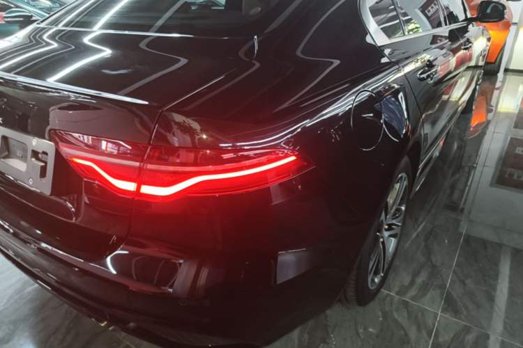 Used Jaguar XEL 2023 2.0T 250 PS R-DYNAMIC S Advanced Sport Edition Right Rear Taillight