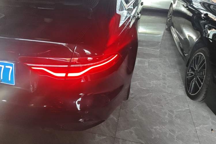 Used Jaguar XEL 2023 2.0T 250 PS R-DYNAMIC S Advanced Sport Edition Right Rear Taillight