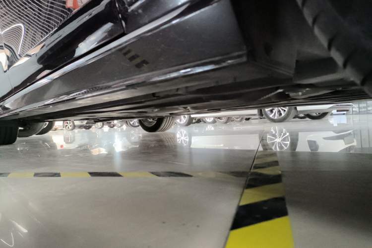Used Jaguar XEL 2023 2.0T 250 PS R-DYNAMIC S Advanced Sport Edition Right Side Sill