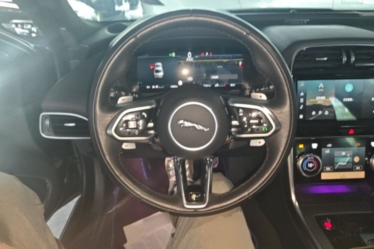 Used Jaguar XEL 2023 2.0T 250 PS R-DYNAMIC S Advanced Sport Edition Steering Wheel