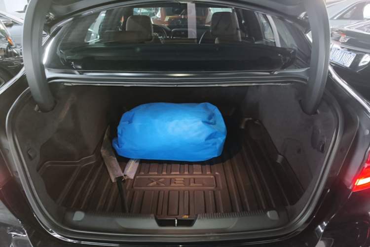 Used Jaguar XEL 2023 2.0T 250 PS R-DYNAMIC S Advanced Sport Edition Trunk