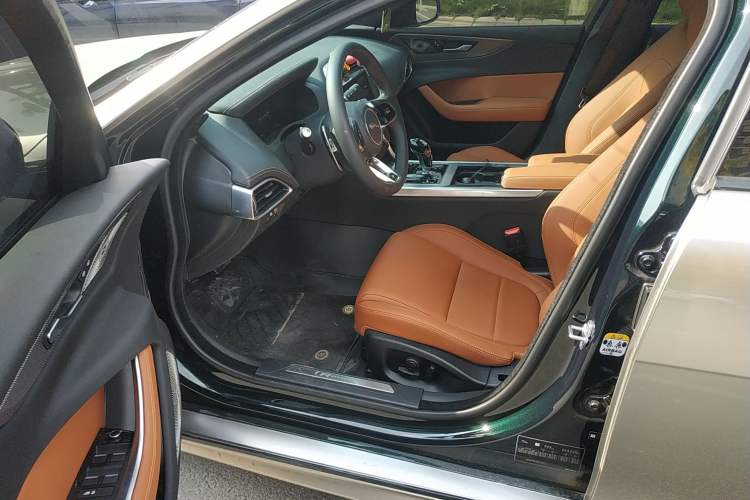 Used Jaguar XEL 2023 2.0T 250 PS R-DYNAMIC S Advanced Sport Edition Driver Seat