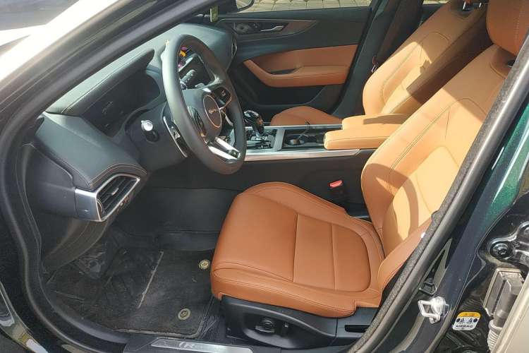 Used Jaguar XEL 2023 2.0T 250 PS R-DYNAMIC S Advanced Sport Edition Left Front Seat