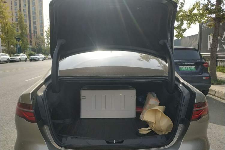 Used Jaguar XEL 2023 2.0T 250 PS R-DYNAMIC S Advanced Sport Edition Trunk
