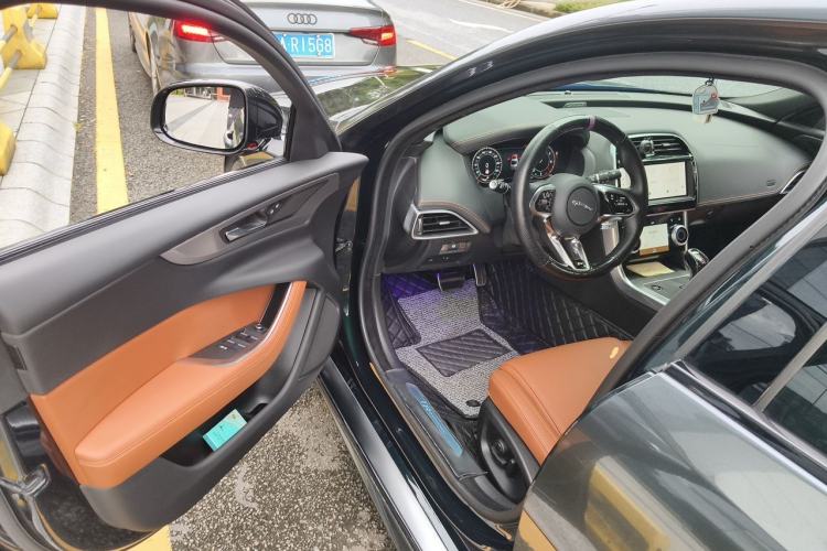 Used Jaguar XEL 2023 2.0T 250 PS R-DYNAMIC S Advanced Sport Edition Driver Seat