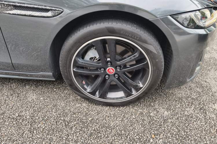 Used Jaguar XEL 2023 2.0T 250 PS R-DYNAMIC S Advanced Sport Edition Right Front Wheel Hub